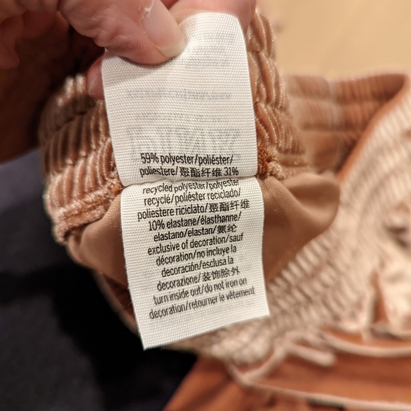 Velvet Tracksuit in Shimmering Brown - Picture 8 of 12